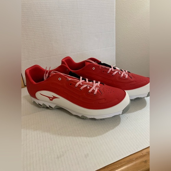 New Men's Mizuno 9 Spike Ambition 3 Athletic Shoes Cleats Red Size 15 - Picture 1 of 8